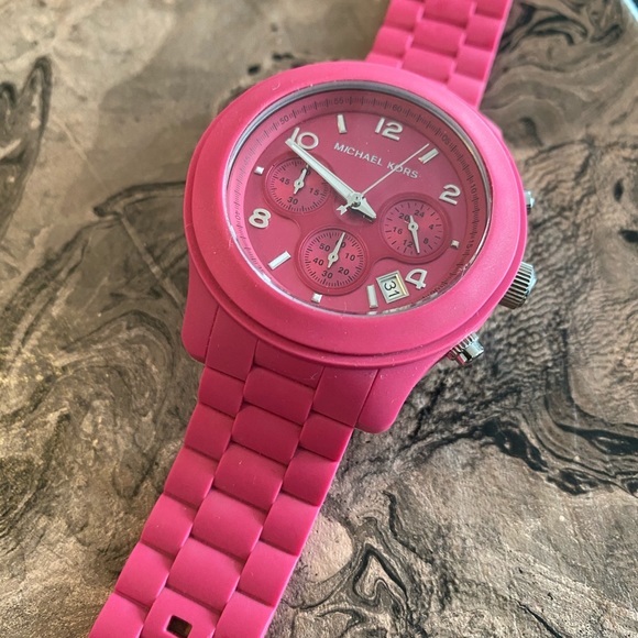 Micheal Kors Sport watch - Picture 3 of 5